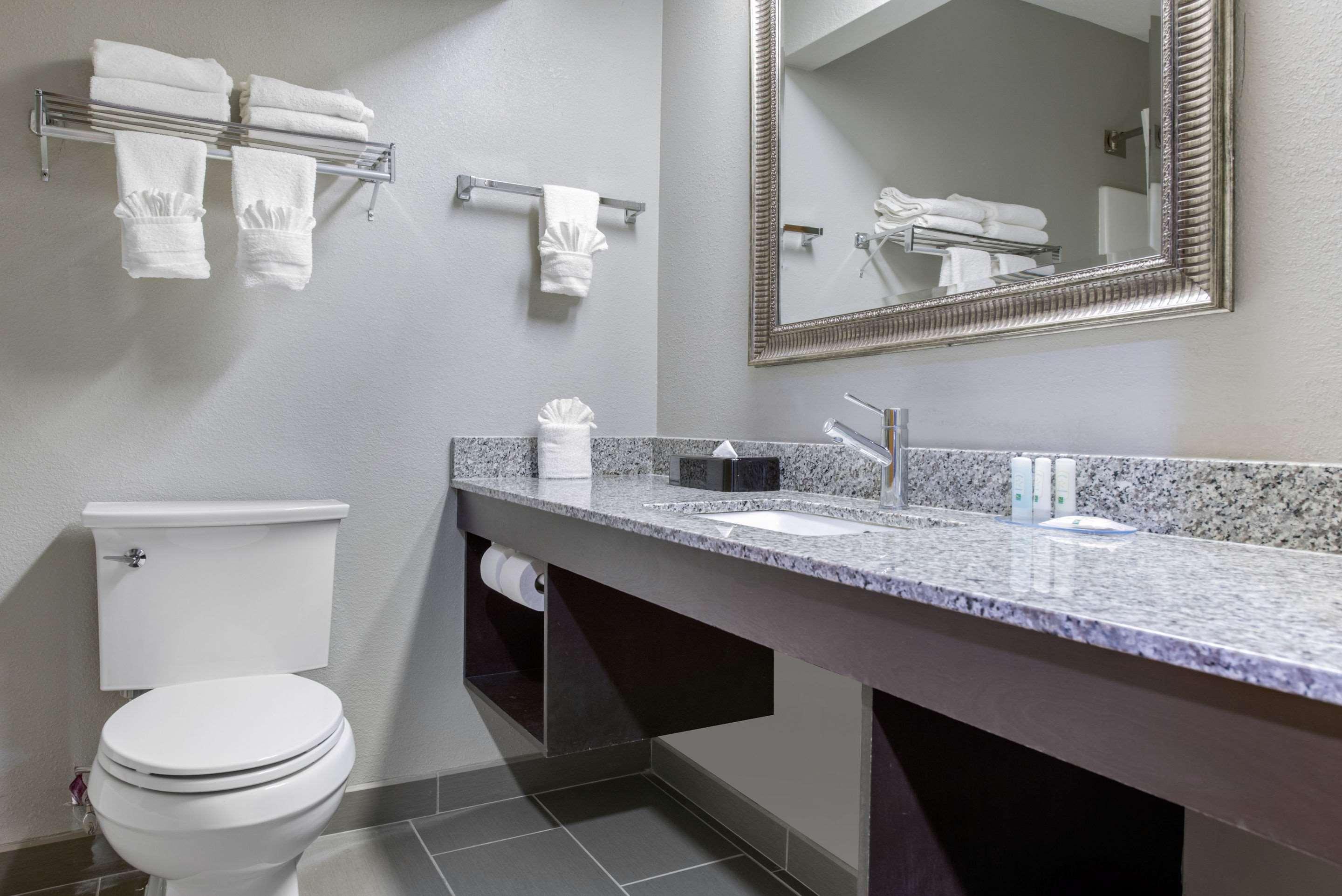 Quality Inn & Suites Brownsburg - Indianapolis West Esterno foto