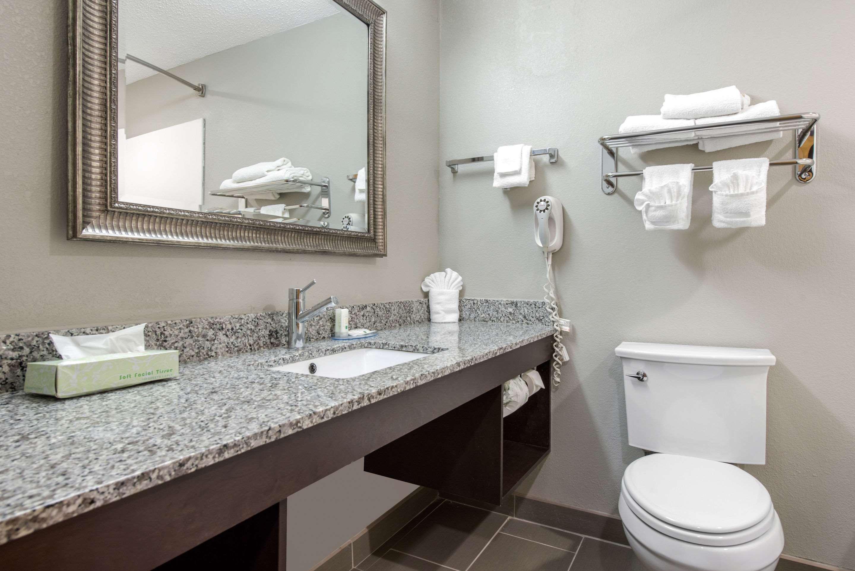Quality Inn & Suites Brownsburg - Indianapolis West Esterno foto