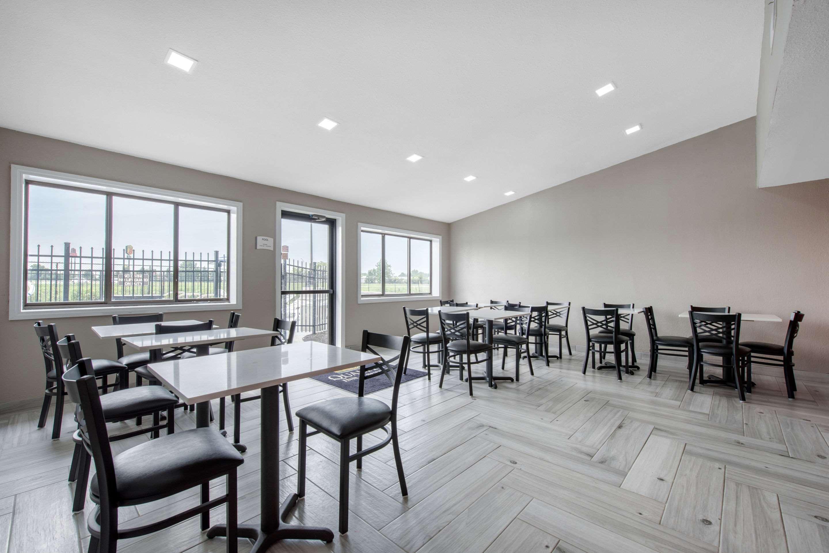 Quality Inn & Suites Brownsburg - Indianapolis West Esterno foto