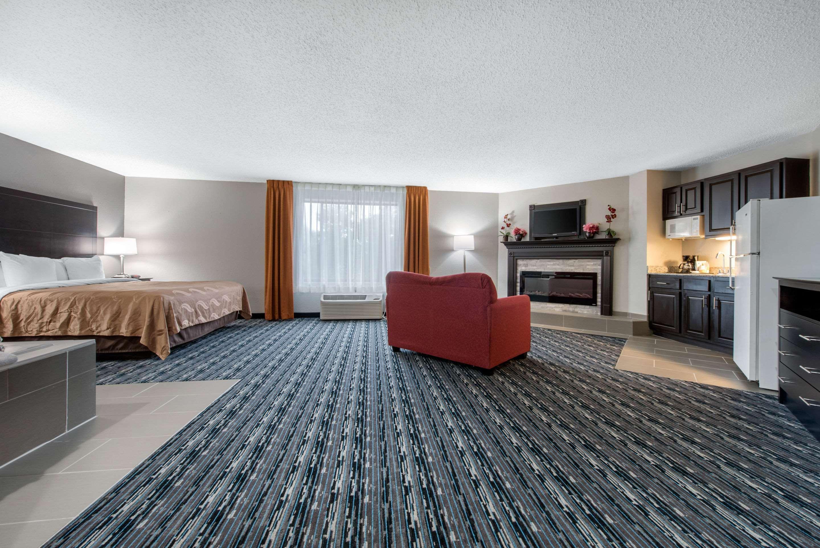 Quality Inn & Suites Brownsburg - Indianapolis West Esterno foto