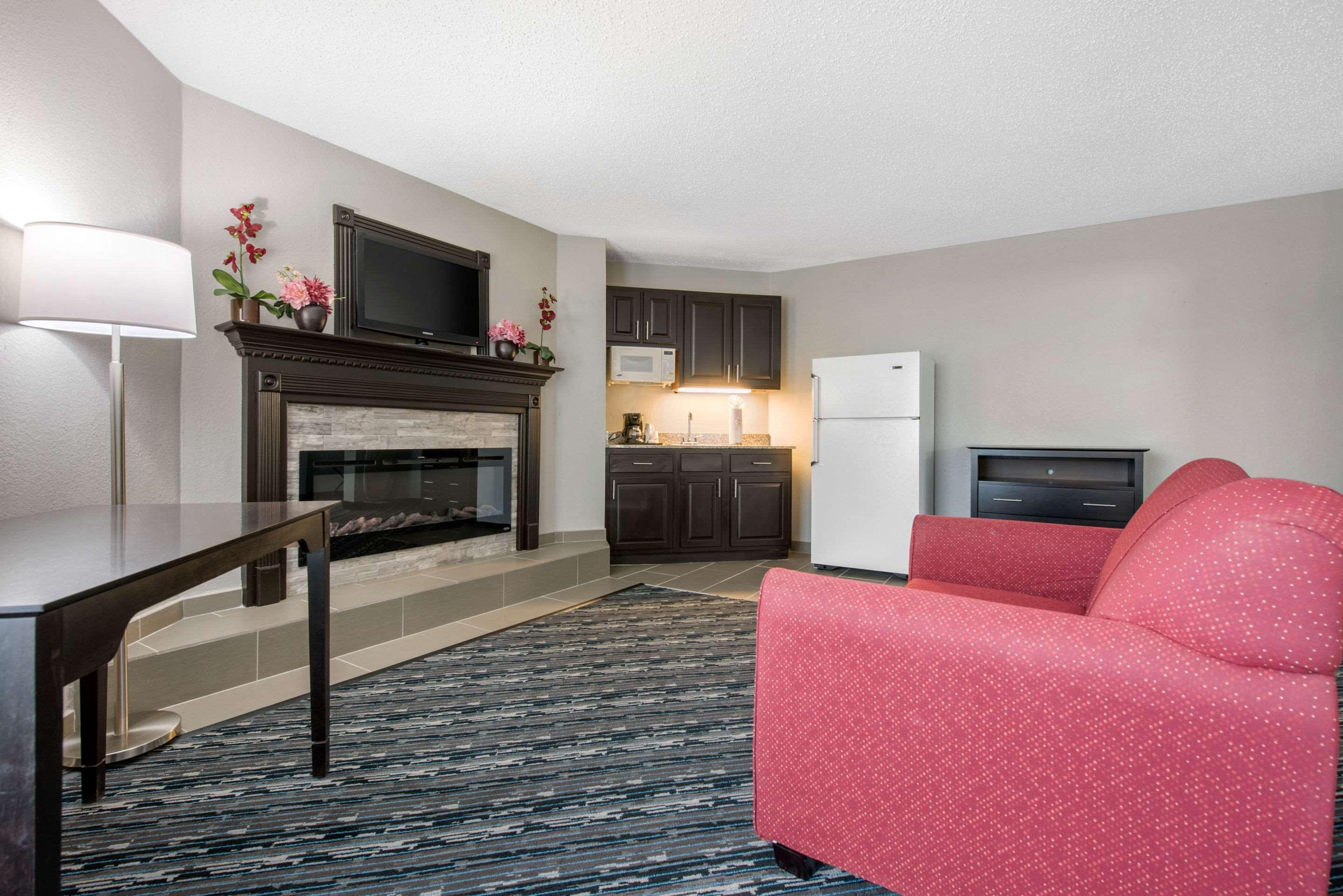 Quality Inn & Suites Brownsburg - Indianapolis West Esterno foto