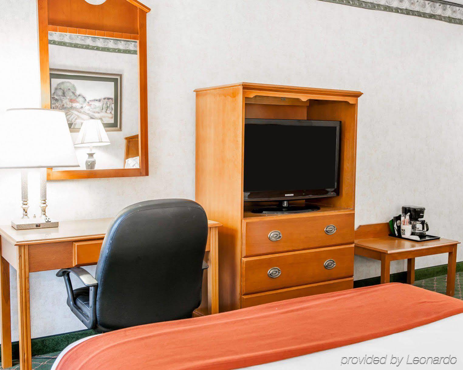 Quality Inn & Suites Brownsburg - Indianapolis West Esterno foto