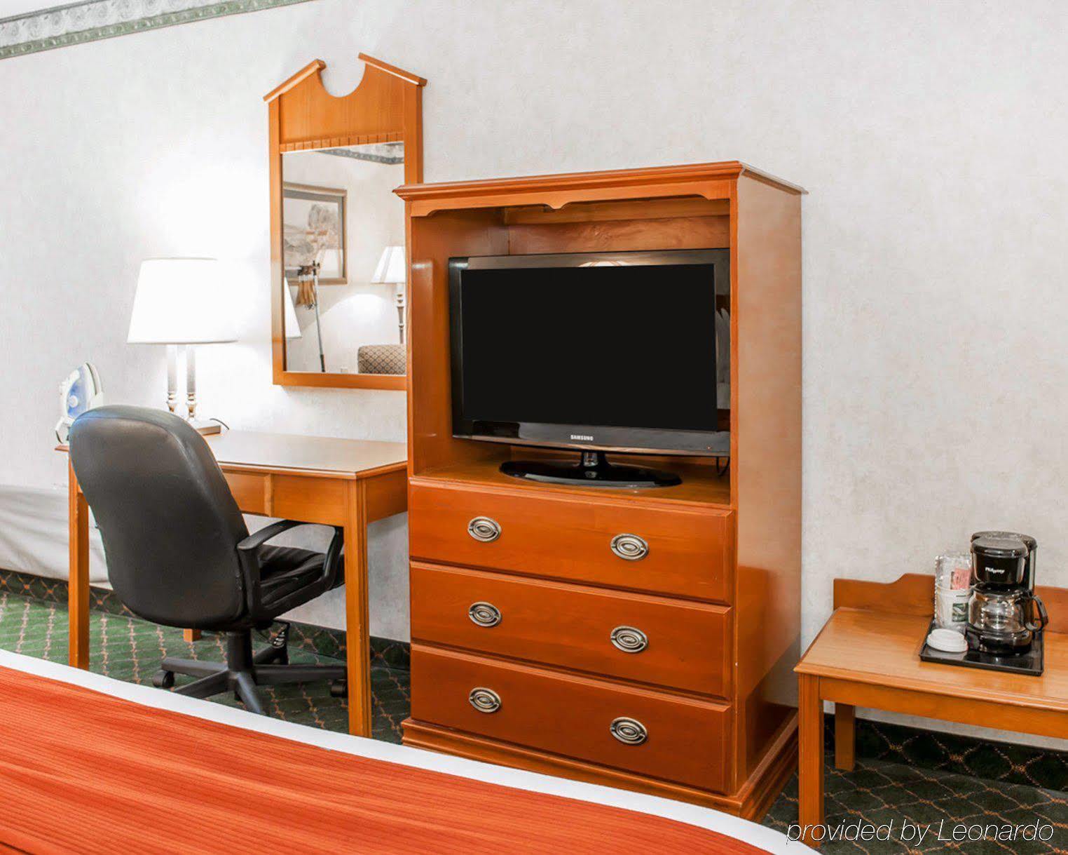 Quality Inn & Suites Brownsburg - Indianapolis West Esterno foto
