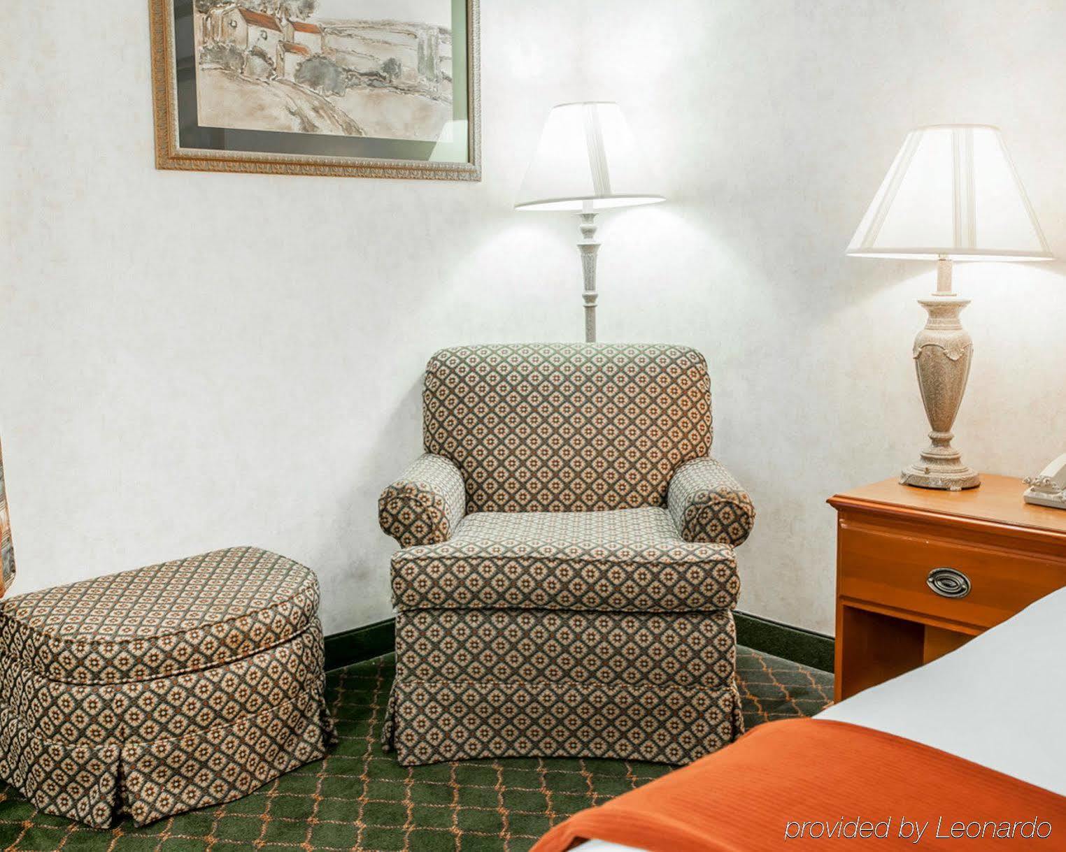 Quality Inn & Suites Brownsburg - Indianapolis West Esterno foto
